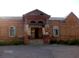 Логиновка. Здание бывшей церковно-приходской школы