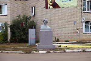Аткарск. Памятник А.М. Горькому