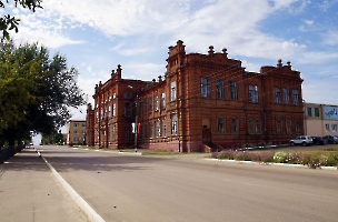 Аткарск. Здание бывшей женской гимназии