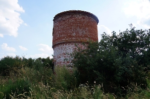 Руины водонапорной башни 1914 года постройки