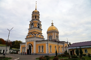 Энгельс. Свято-Троицкий кафедральный собор