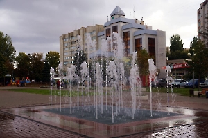 Энгельс. Плоскостной светомузыкальный фонтан на площади Энгельса
