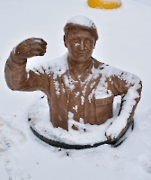 Саратов. Памятник работнику «Водостока» – монумент в честь работников жилищно-коммунального хозяйства