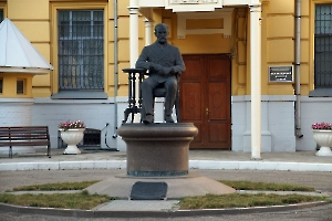 Саратов. Памятник В.И. Разумовскому