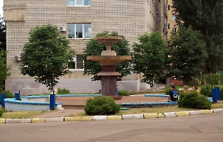 Саратов.  Фонтан на территории клинического городка СГМУ
