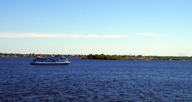 Саратов. Теплоход «Волга-2» на Волге