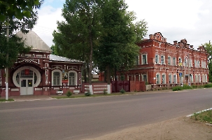 Петровск. Дом купца Тихонова и Городское 4-х классное училище