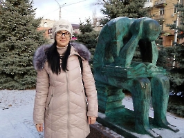 Саратов. Памятник студенту