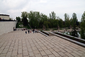 Волгоград. Мамаев Курган. Подпорная стена и Площадь героев