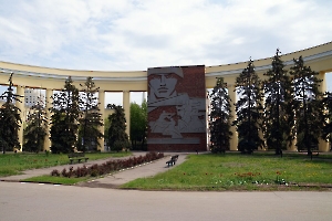 Волгоград. Колоннада перед домом Павлова