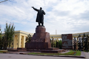 Волгоград. Памятник Ленину на площади Ленина