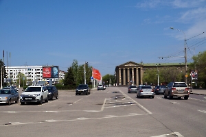 Волгоград. Вид на проезжую часть проспекта Ленина