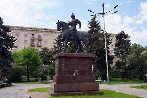 Волгоград. Памятник первому воеводе Царицына князю Засекину