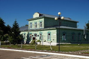 Татищево. Старое здание администрации посёлка