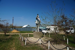 Синенькие. Памятник В.И. Ленину