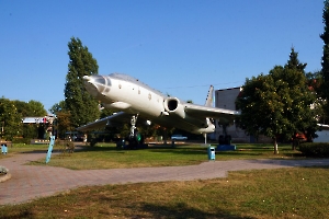 Энгельс. Лётный городок. Самолёт-памятник Ту-16К