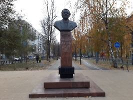 Саратов. Памятник Н.В. Цицину