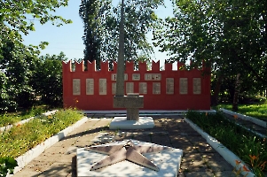 Аряш. Памятник павшим в ВОВ
