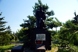 Тепляковка. Памятник погибшим в ВОВ 