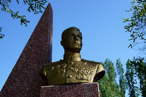 Саратов. Памятник К.В. Благодарову 