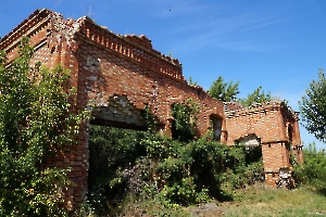 Садовое. Руины школьно-молитвенного дома