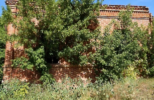 Садовое. Руины школьно-молитвенного дома