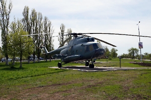 Энгельс. Парк «Патриот». Вертолёт Ми-8