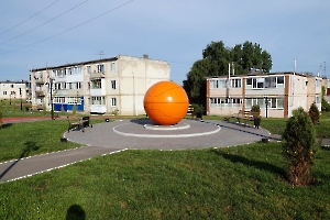 Татищево. Декоративное сооружение «Баскетбольный мяч»