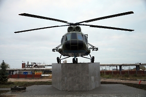 Энгельс.Вертолёт-памятник Ми-8