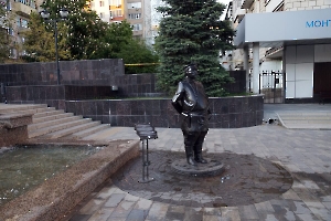 Саратов. Памятник городовому