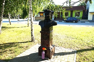 Маркс. Памятник И.П. Кузнецову
