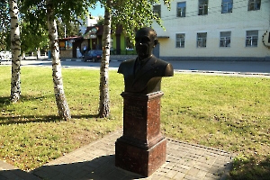 Маркс. Памятник В.С. Решетняку