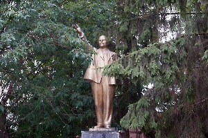 Лысые Горы. Памятник В.И. Ленину 