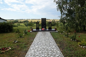 Большая Рельня. Памятник павшим в Великой Отечественной войне