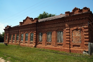 Александровка. Заброшенное здание школьно-молитвенного дома 1903 года постройки