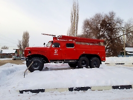 Энгельс. Памятник пожарному автомобилю ПМЗ-27А