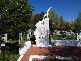 Энгельс. Братская могила лётчиц полка Марины Расковой 