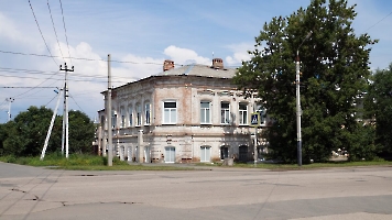 Балаково. Старый дом напротив Музея истории
