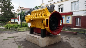 Балаково. Памятник дизельному двигателю 