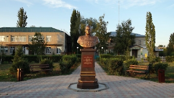 Ровное. Памятник Г.К. Жукову