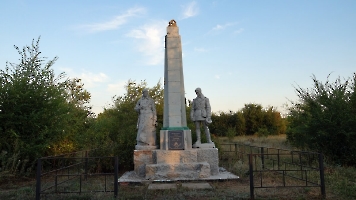 Ровное. Памятник борцам за Советскую власть