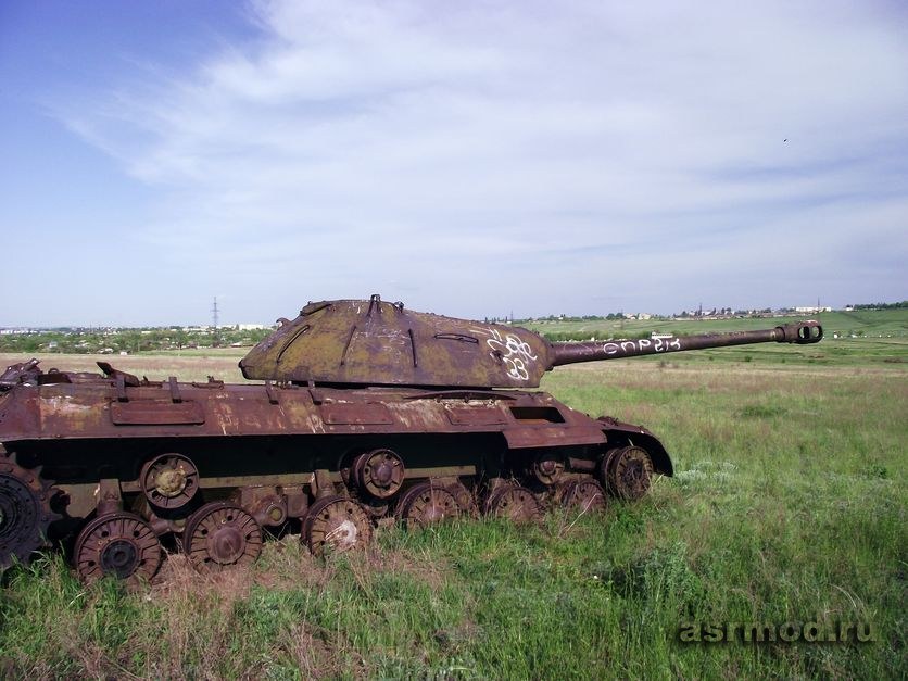 Тяжёлый танк ИС-3 на полигоне