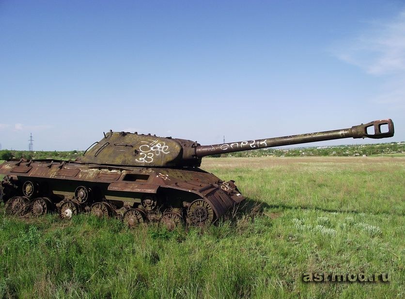 Тяжёлый танк ИС-3 на полигоне