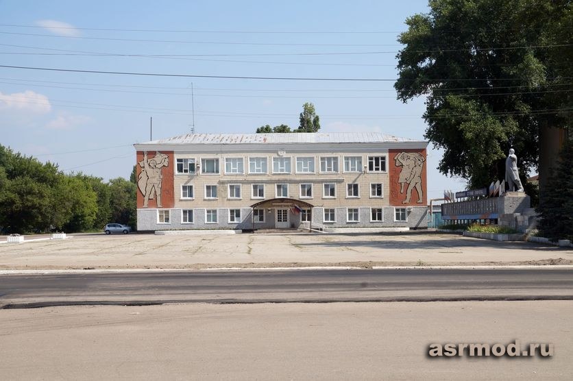 Калининск. Здание администрации с мозаикой советской эпохи