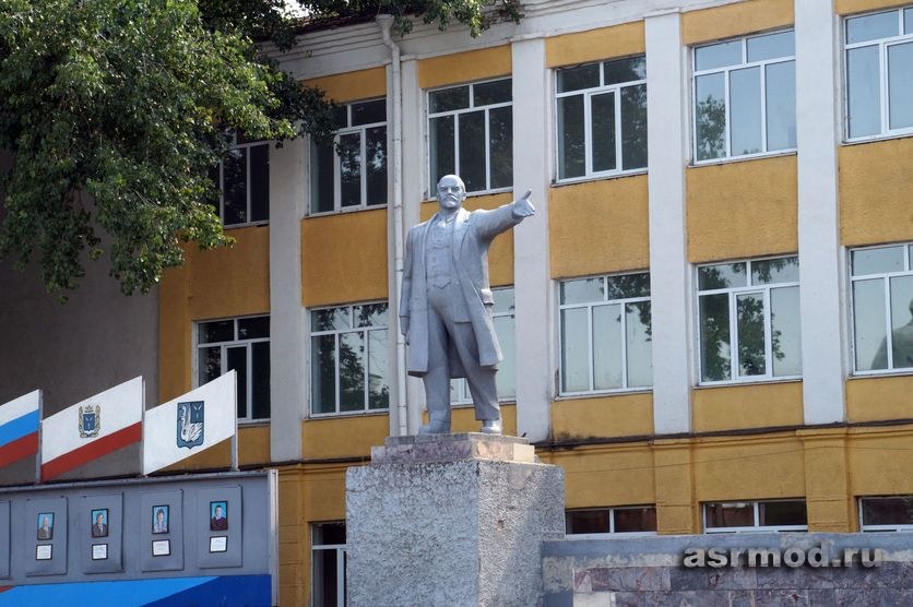 Калининск. Памятник Ленину