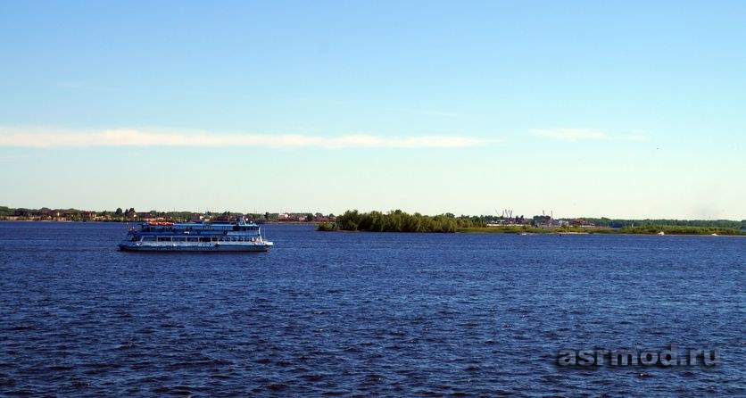 Саратов. Теплоход «Волга-2» на Волге
