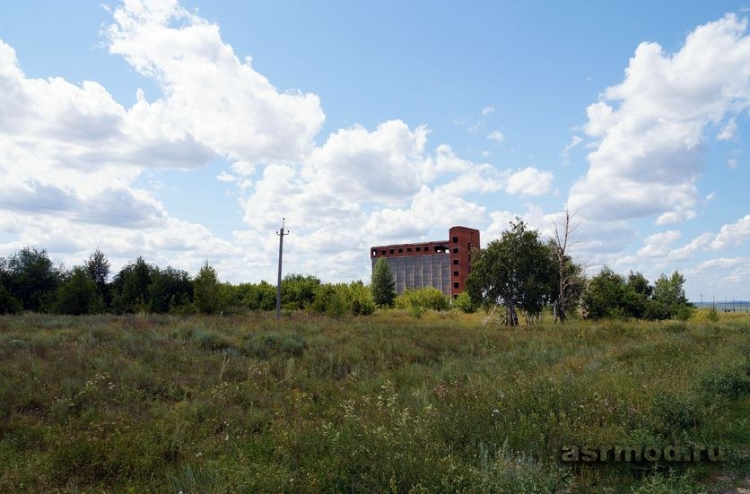 Элеватор бывшего свинокомплекса недалеко от станции Паницкая