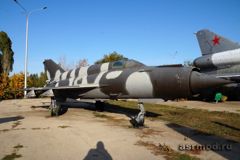 Экспозиции Парка Победы: Истребитель МиГ- 21СМТ