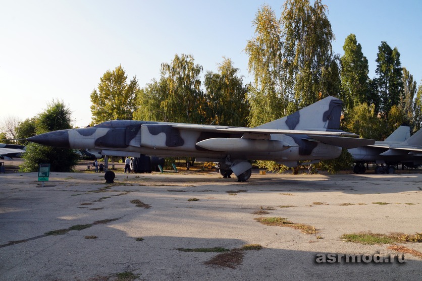 Экспозиции Парка Победы: Фронтовой истребитель МиГ-23МЛД