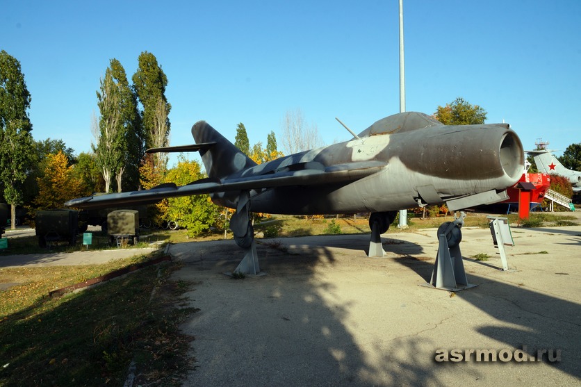 Экспозиции Парка Победы: Истребитель МиГ-15